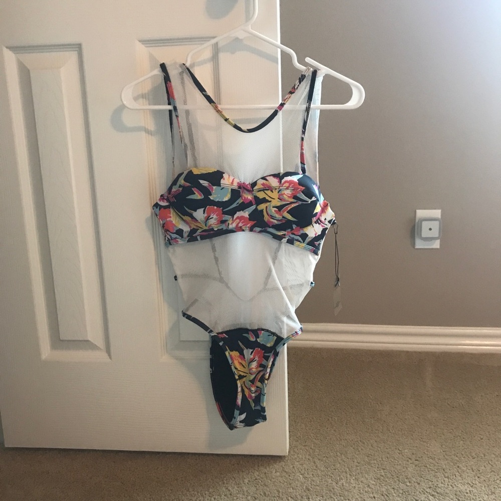Minimale Animale Barely Legal M